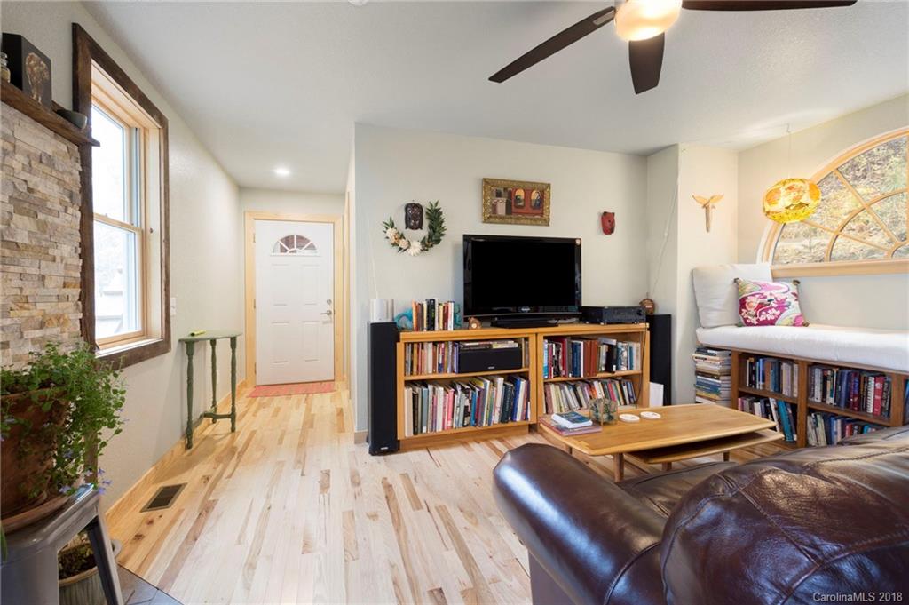 78 McKinney Road Asheville, NC 28805 - Photo 4 of 28