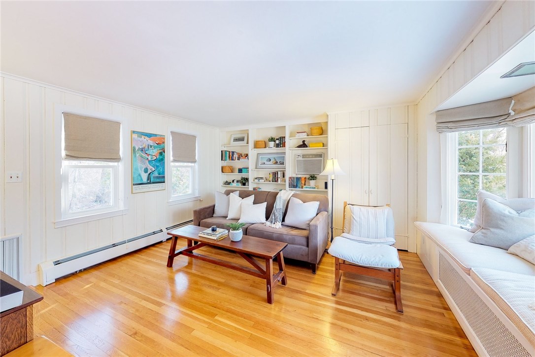 18 Woodland Road Barrington, RI 02806 - Photo 12 of 32 Gallery Image 12
