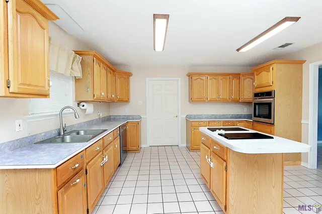 $1,750 | 437 Tanglewood Drive, Houma, LA 70364