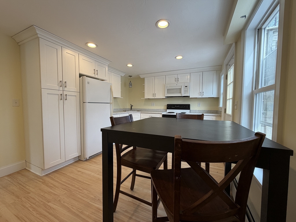 12 Community Way, Unit 1 Foxboro, MA 02035 - Photo 2 of 9