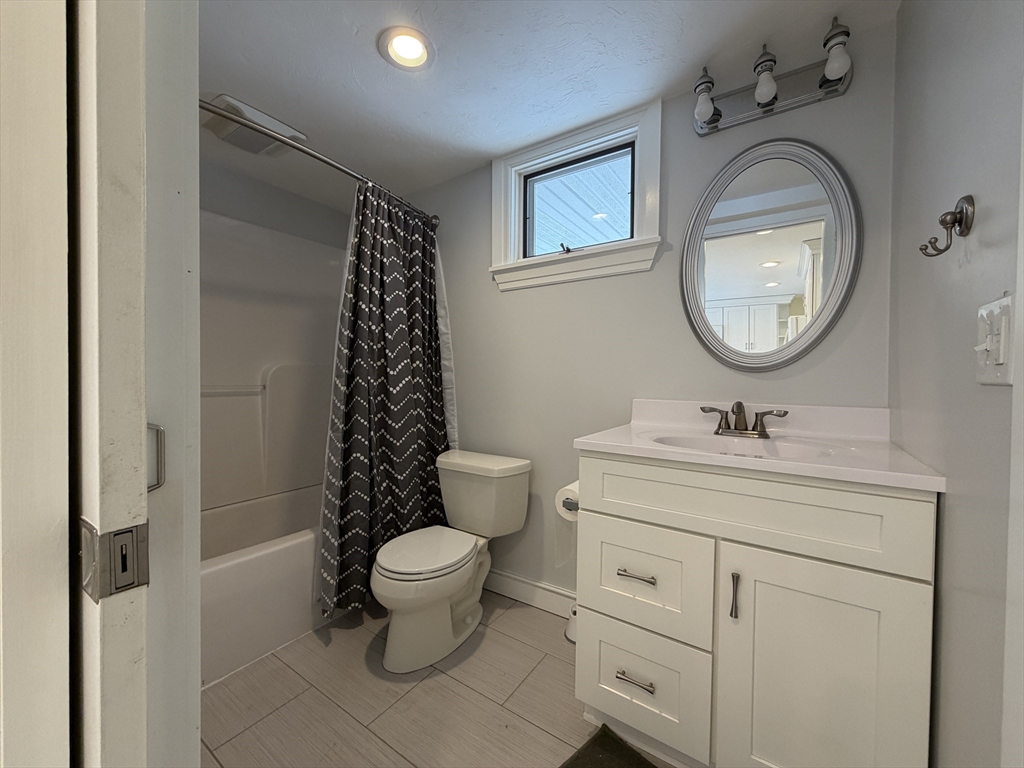 12 Community Way, Unit 1 Foxboro, MA 02035 - Photo 4 of 9