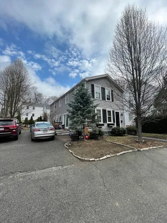 $2,425 | 77 School Street, Unit 77 5, Andover, MA 01810