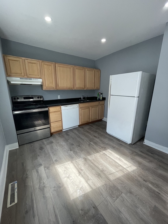 77.5 School Street, Unit 77 5 Andover, MA 01810 - Photo 6 of 13