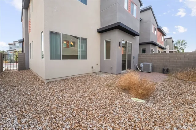 $2,519 | 3192 Porto Vittoria Avenue, Henderson, NV 89044