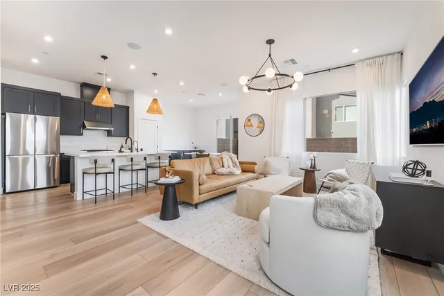 $2,519 | 3192 Porto Vittoria Avenue, Henderson, NV 89044