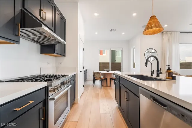 $2,519 | 3192 Porto Vittoria Avenue, Henderson, NV 89044