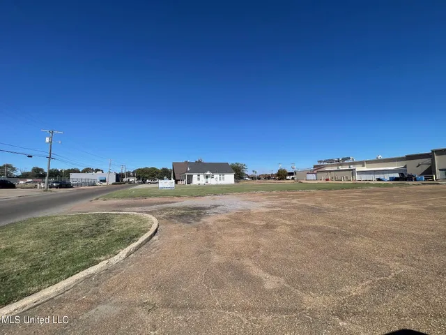 $60,000 | 210 North Chrisman Avenue, Cleveland, MS 38732