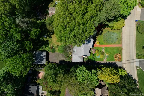 $1,849,000 | 10 Crescent Road, Port Washington, NY 11050