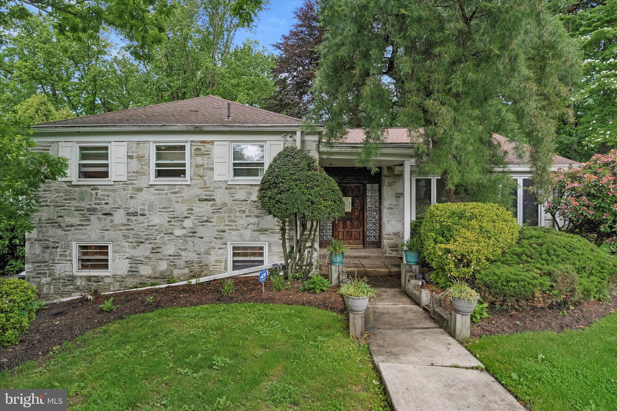 118 Cardinal Road Jenkintown, PA 19046 - Photo 2 of 54 Gallery Image 2