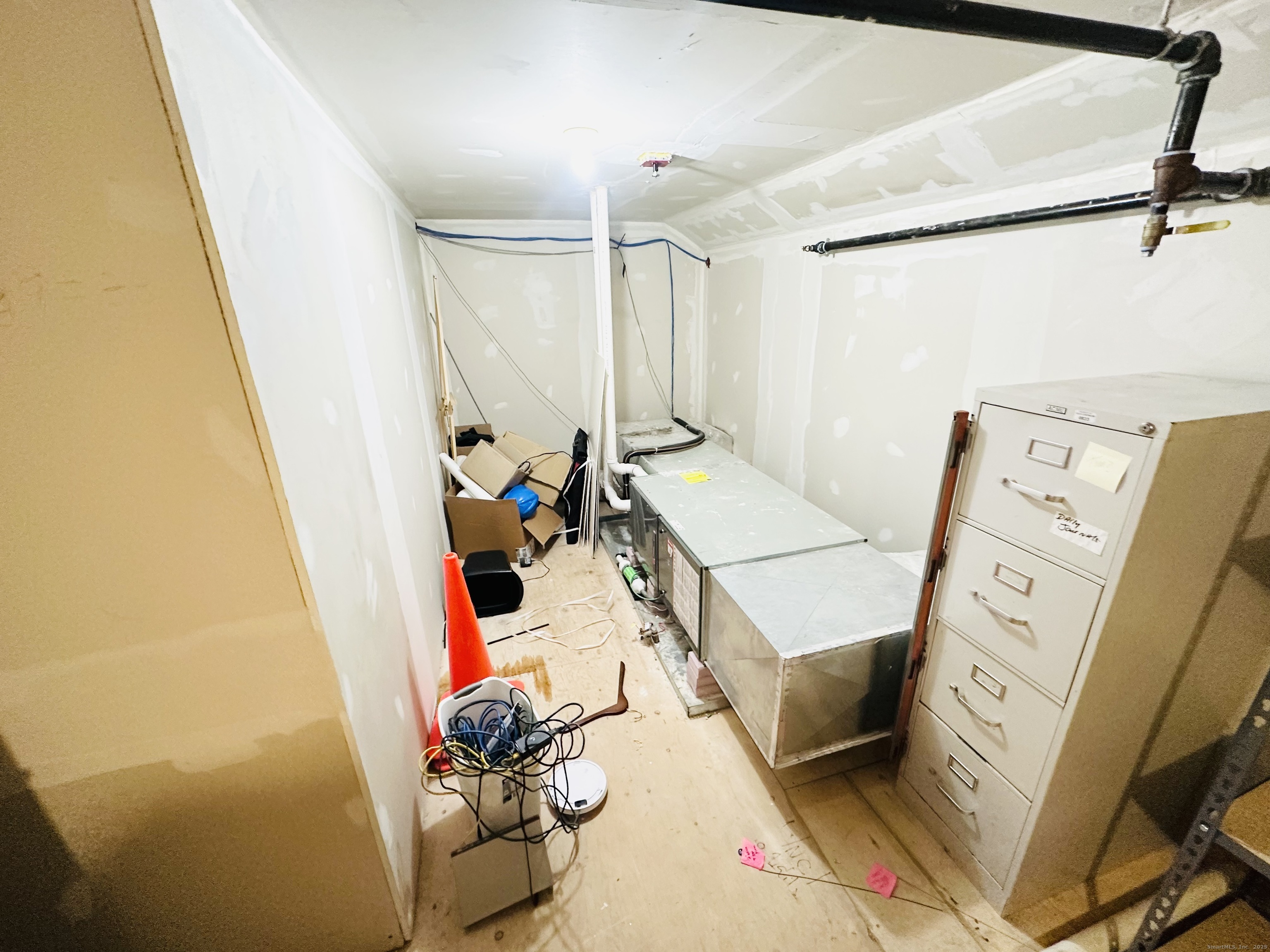 141 Valley Street New Haven, CT 06515 - Photo 30 of 30 a living room with furniture and a flat screen tv