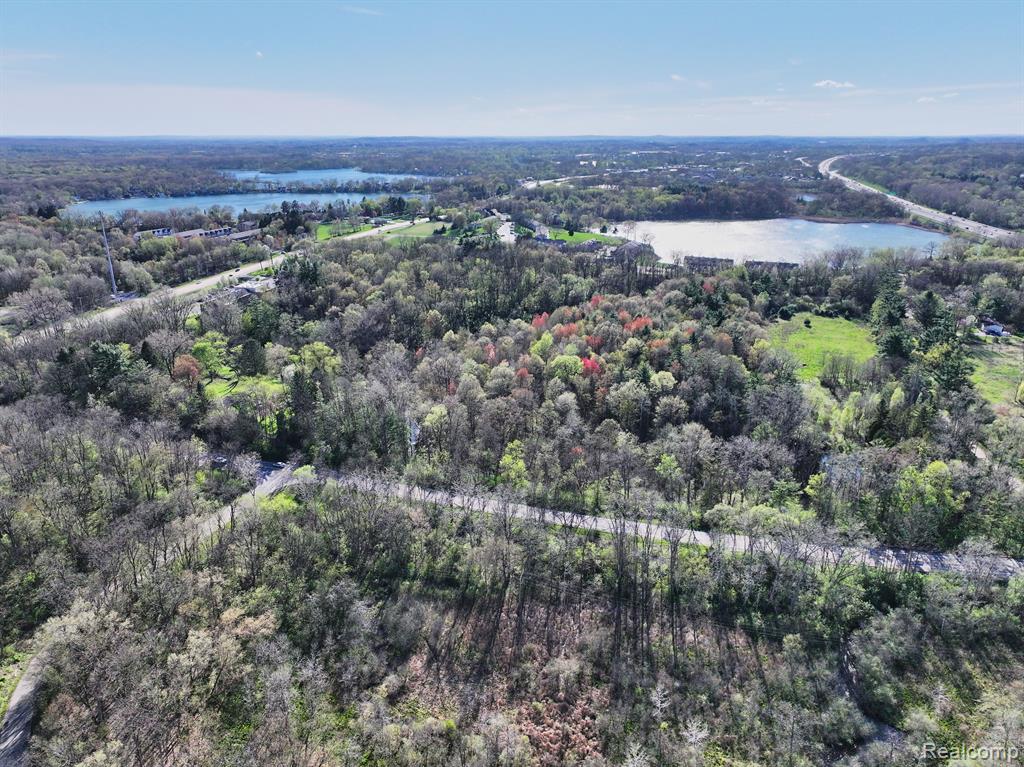 5920 Pleasant Valley Road Brighton, MI 48116 - Photo 34 of 40