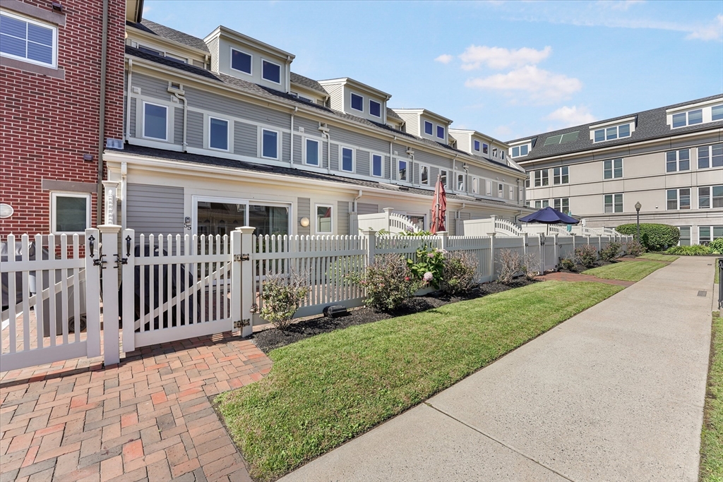 55 Chelsea Street, Unit 55 Boston, MA 02129 - Photo 2 of 22