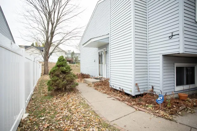 $299,900 | 7841 Rimbley Road, Woodbury, MN 55125