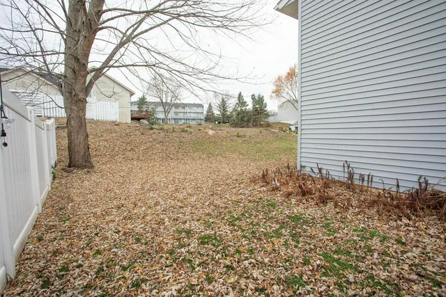 $299,900 | 7841 Rimbley Road, Woodbury, MN 55125