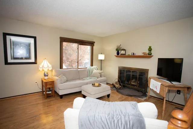 $299,900 | 7841 Rimbley Road, Woodbury, MN 55125