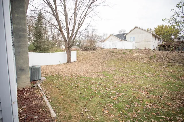 $299,900 | 7841 Rimbley Road, Woodbury, MN 55125