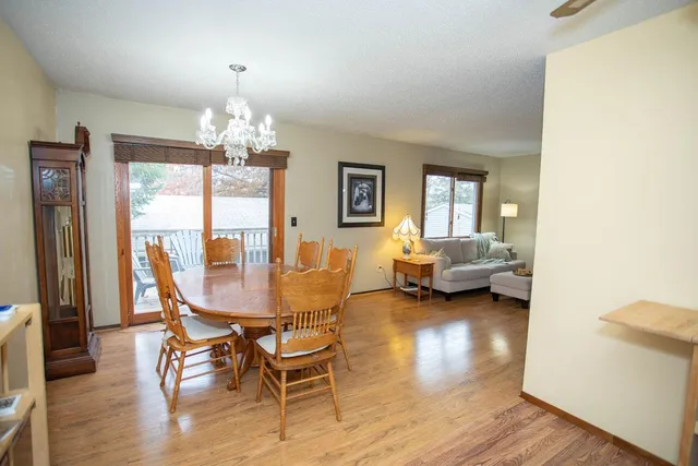 $299,900 | 7841 Rimbley Road, Woodbury, MN 55125