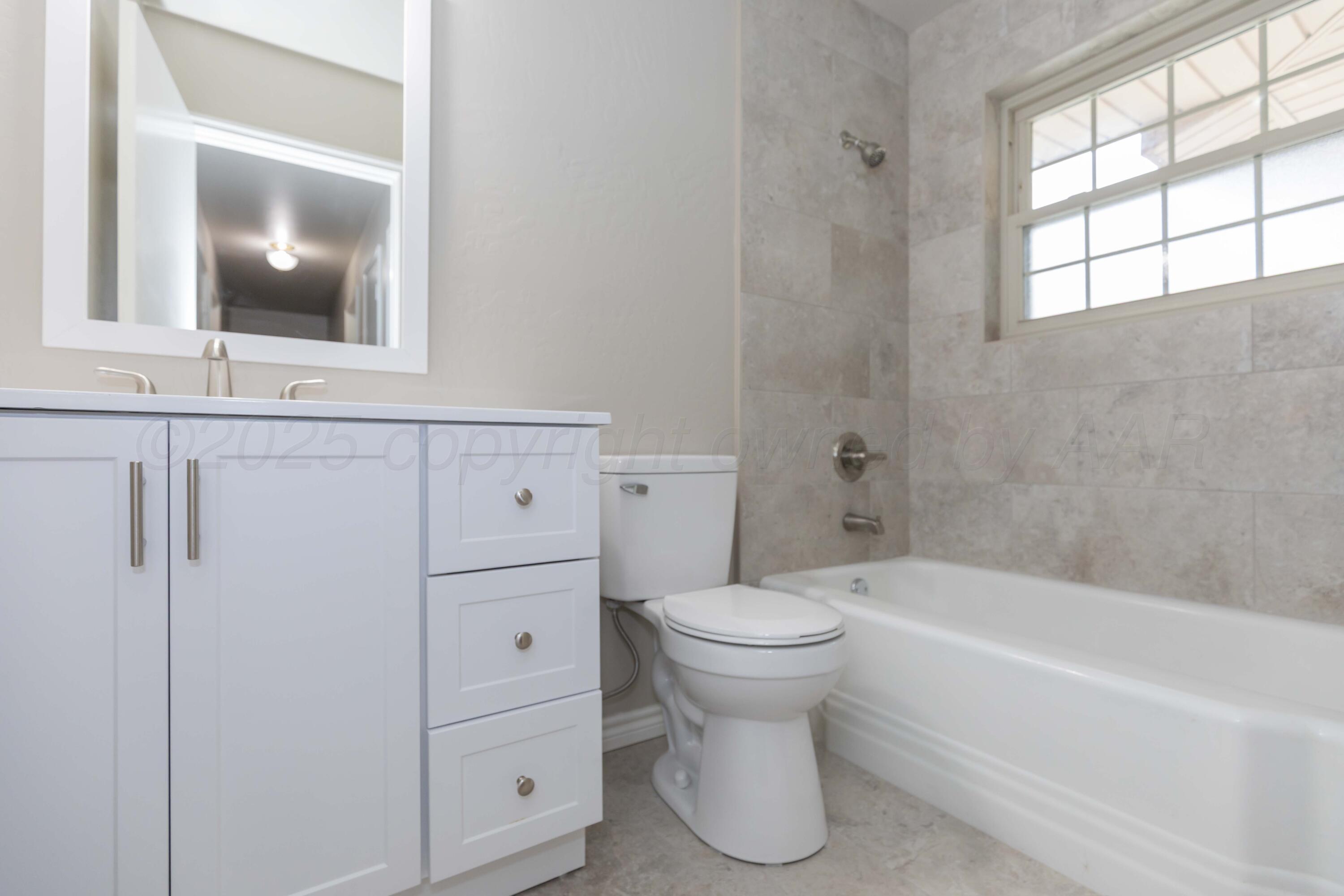 5519 Alvarado Road Amarillo, TX 79106 - Photo 25 of 38 BATHROOM 2 VIEW 1