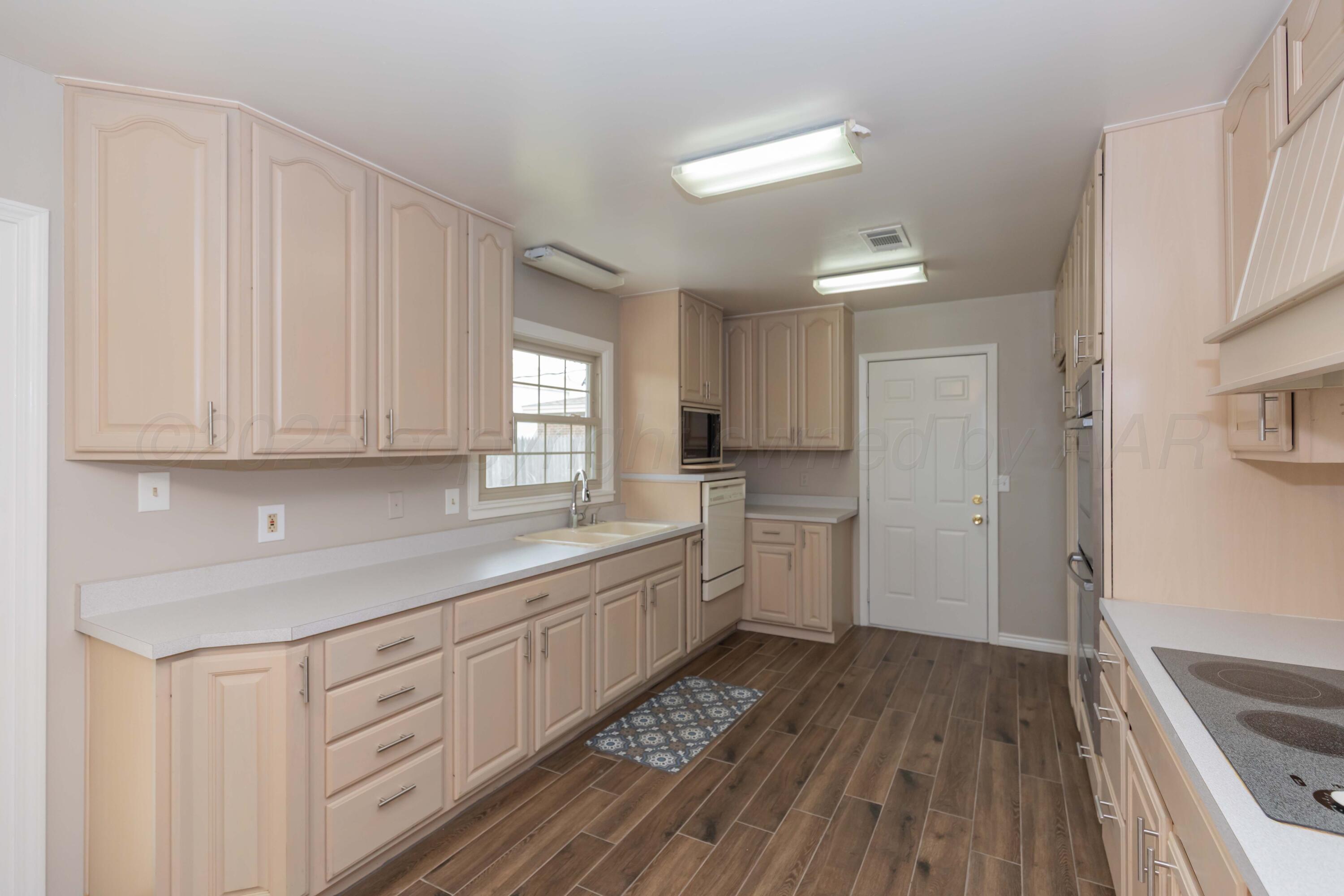 5519 Alvarado Road Amarillo, TX 79106 - Photo 8 of 38 KITCHEN VIEW 1