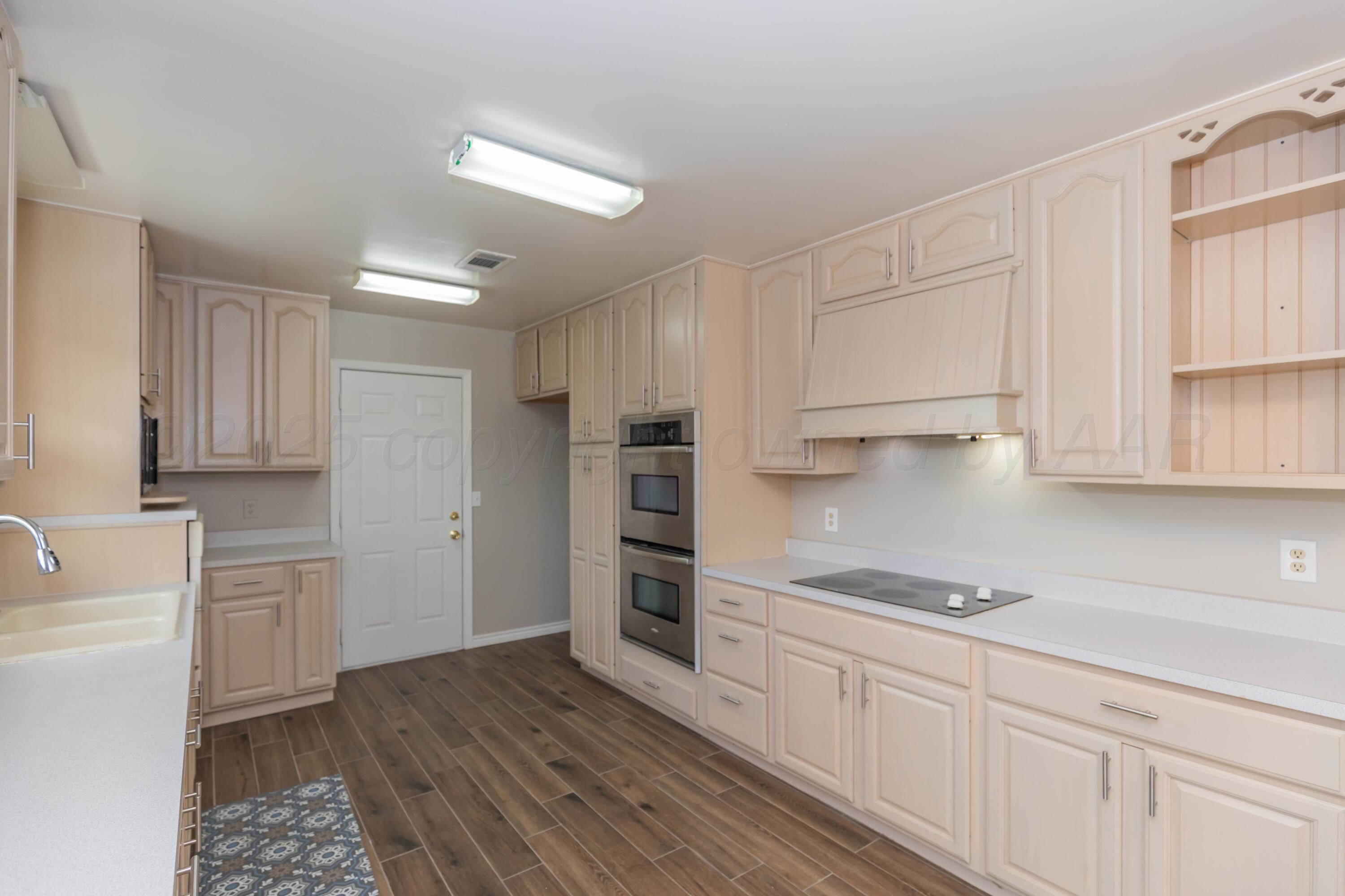 5519 Alvarado Road Amarillo, TX 79106 - Photo 10 of 38 KITCHEN VIEW 3