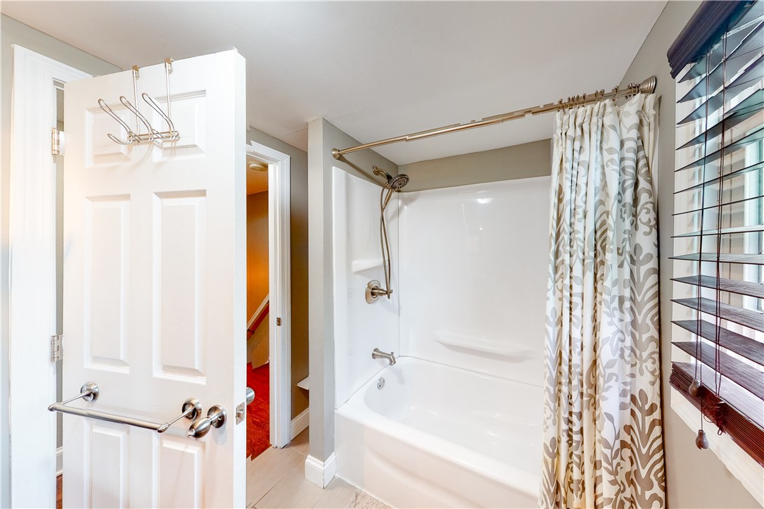 43 Coulters Road Cranston, RI 02920 - Photo 12 of 40
