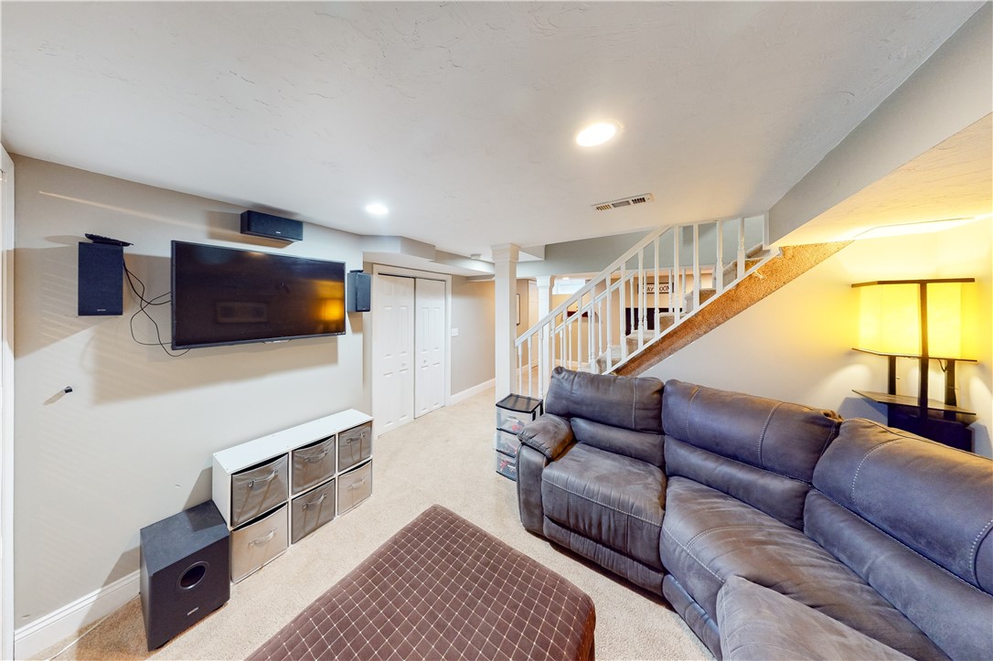 43 Coulters Road Cranston, RI 02920 - Photo 28 of 40