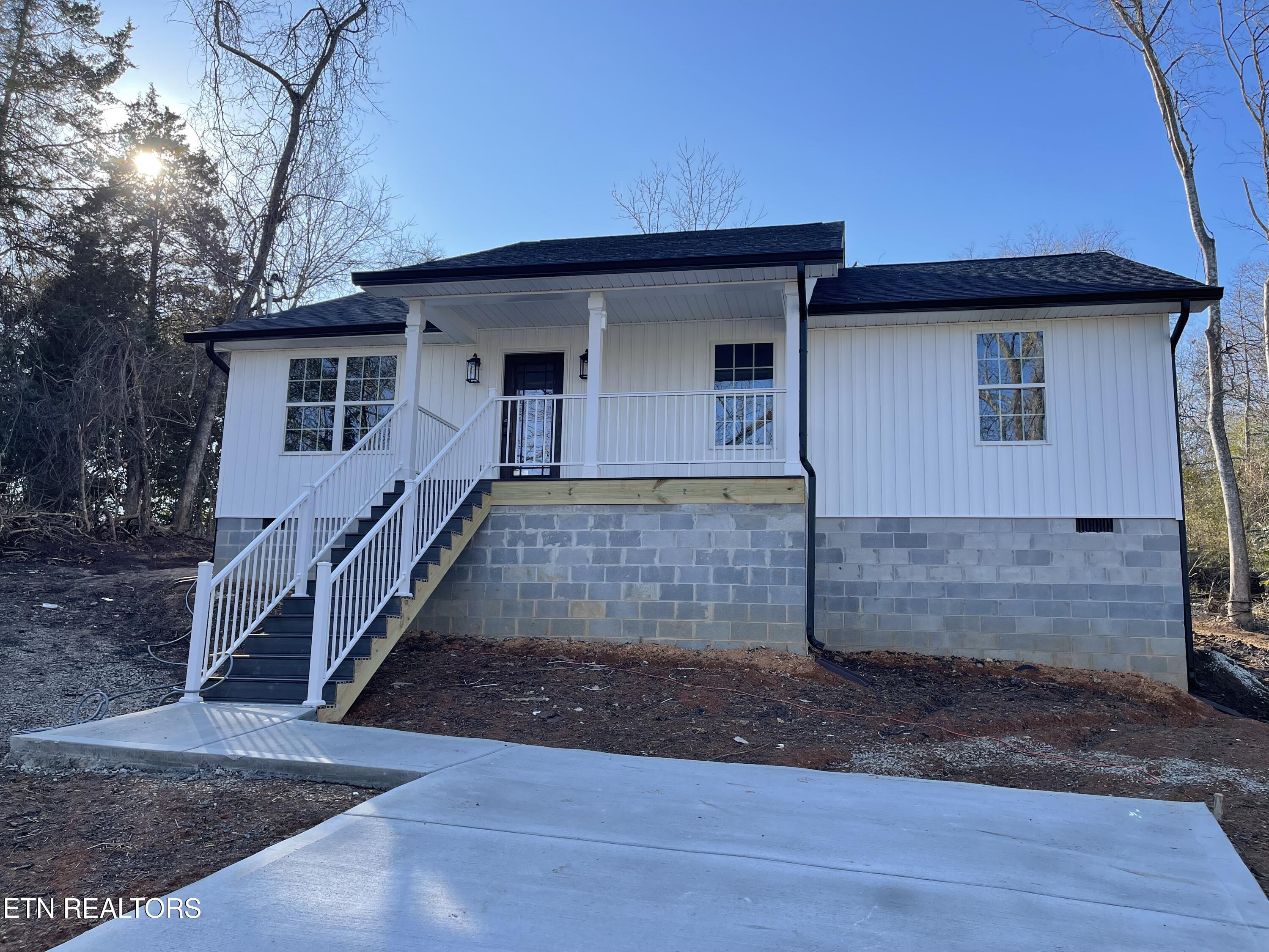 42 West Norris Road Norris, TN 37828 - Photo 2 of 29 IMG_0773