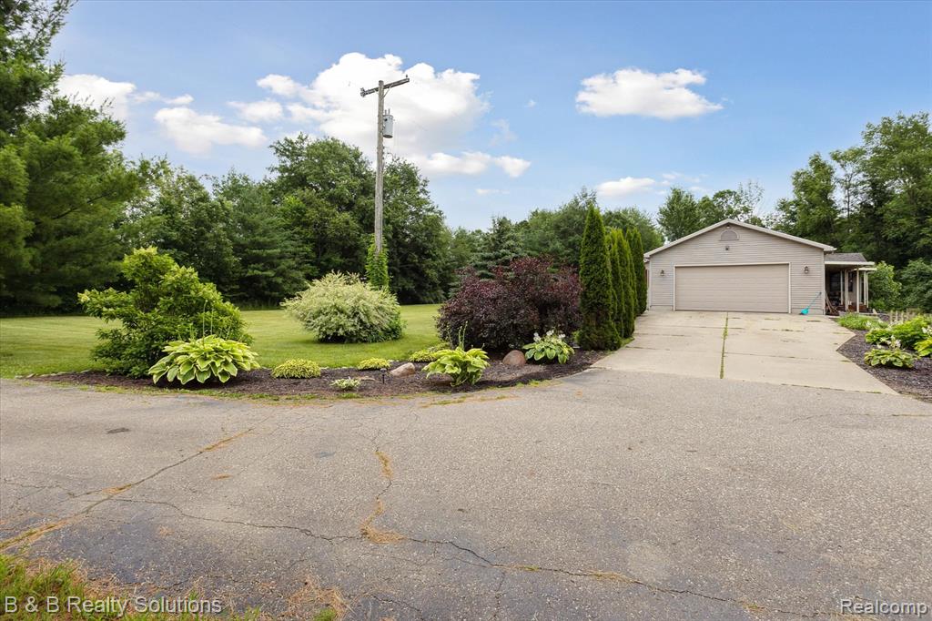 2264 Dodds Road North Branch, MI 48461 - Photo 28 of 57