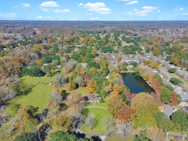 $585,000 | 1433 Lakewood Drive, Zachary, LA 70791