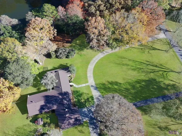 $585,000 | 1433 Lakewood Drive, Zachary, LA 70791