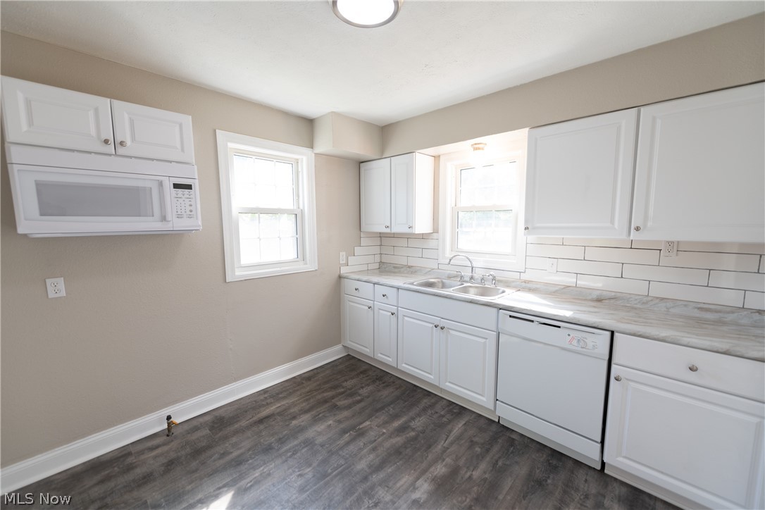 3222 Whitethorn Road Cleveland, OH 44118 - Photo 5 of 30 Gallery Image 5