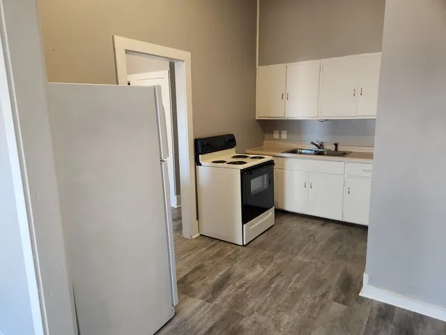 $400,000 | 105 East Lincoln Avenue, Hinckley, IL 60520