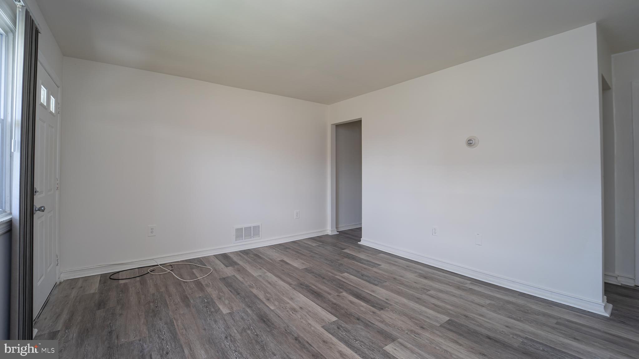 8152 Gray Haven Baltimore, MD 21222 - Photo 5 of 28