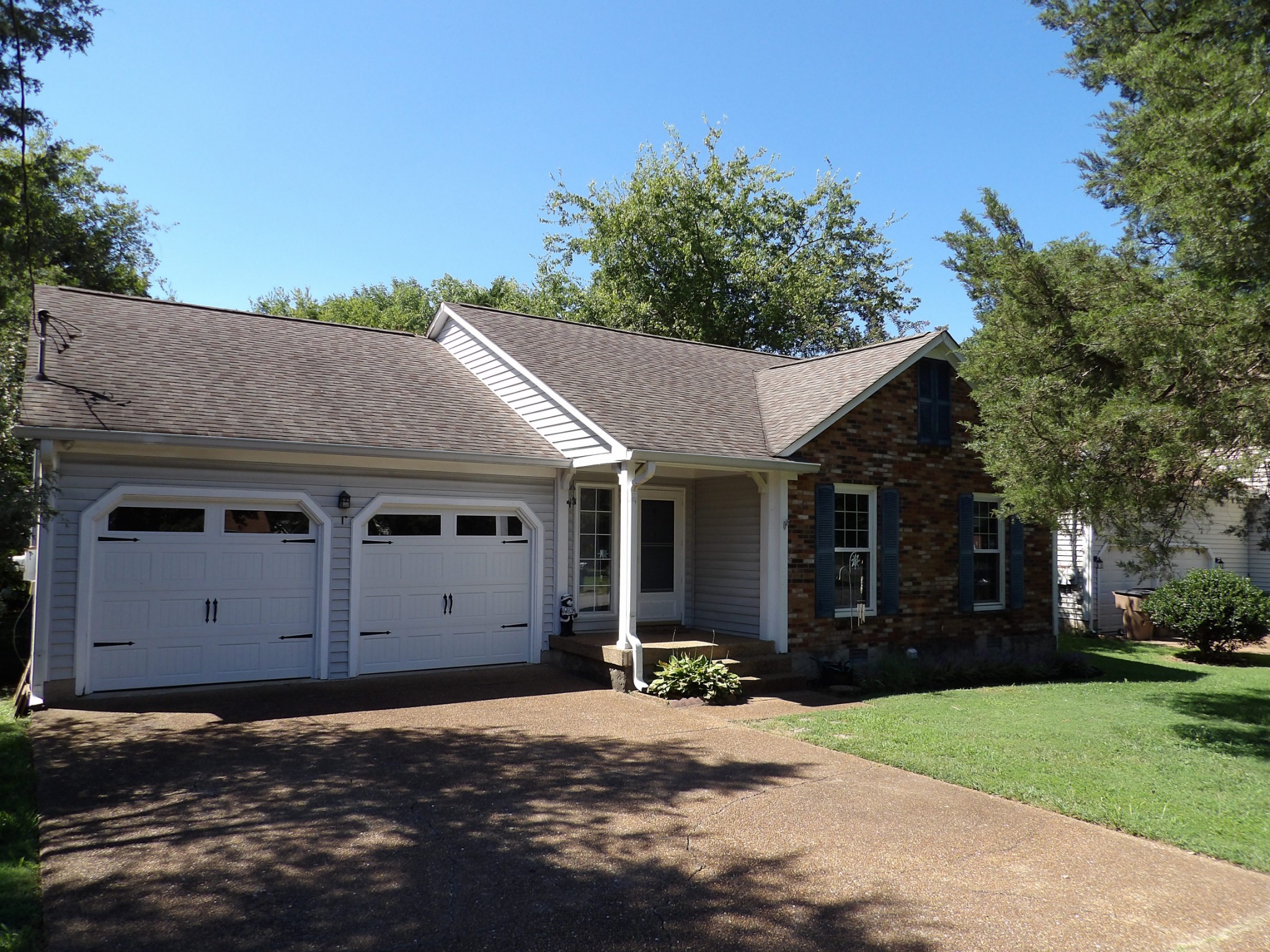 317 Cedarcliff Road Antioch, TN 37013 - Photo 1 of 31 front view of a house with a yard