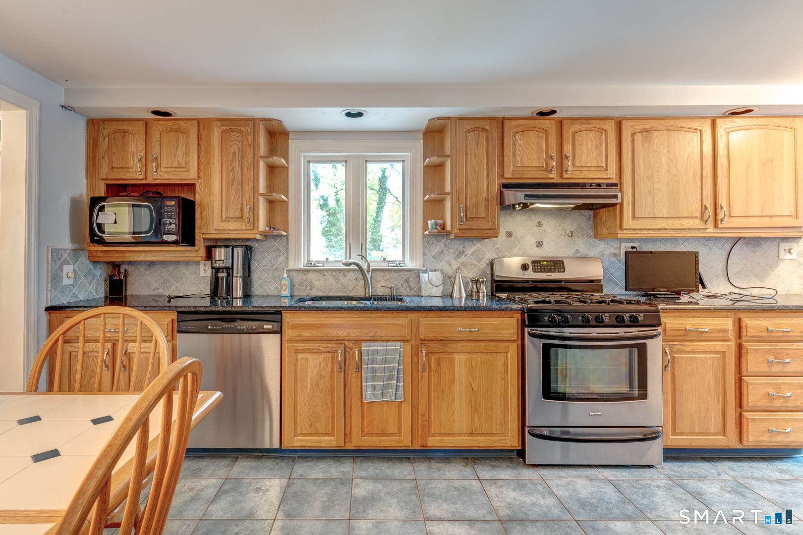 455 Brimfield Road Wethersfield, CT 06109 - Photo 18 of 39