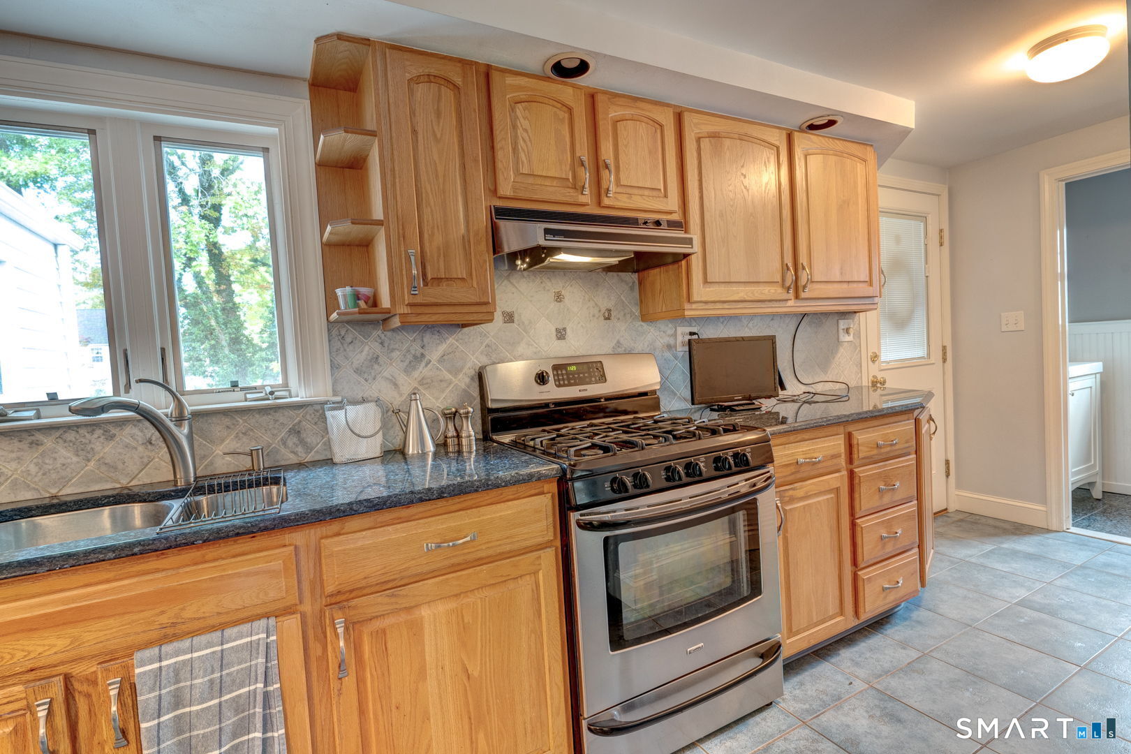 455 Brimfield Road Wethersfield, CT 06109 - Photo 19 of 39