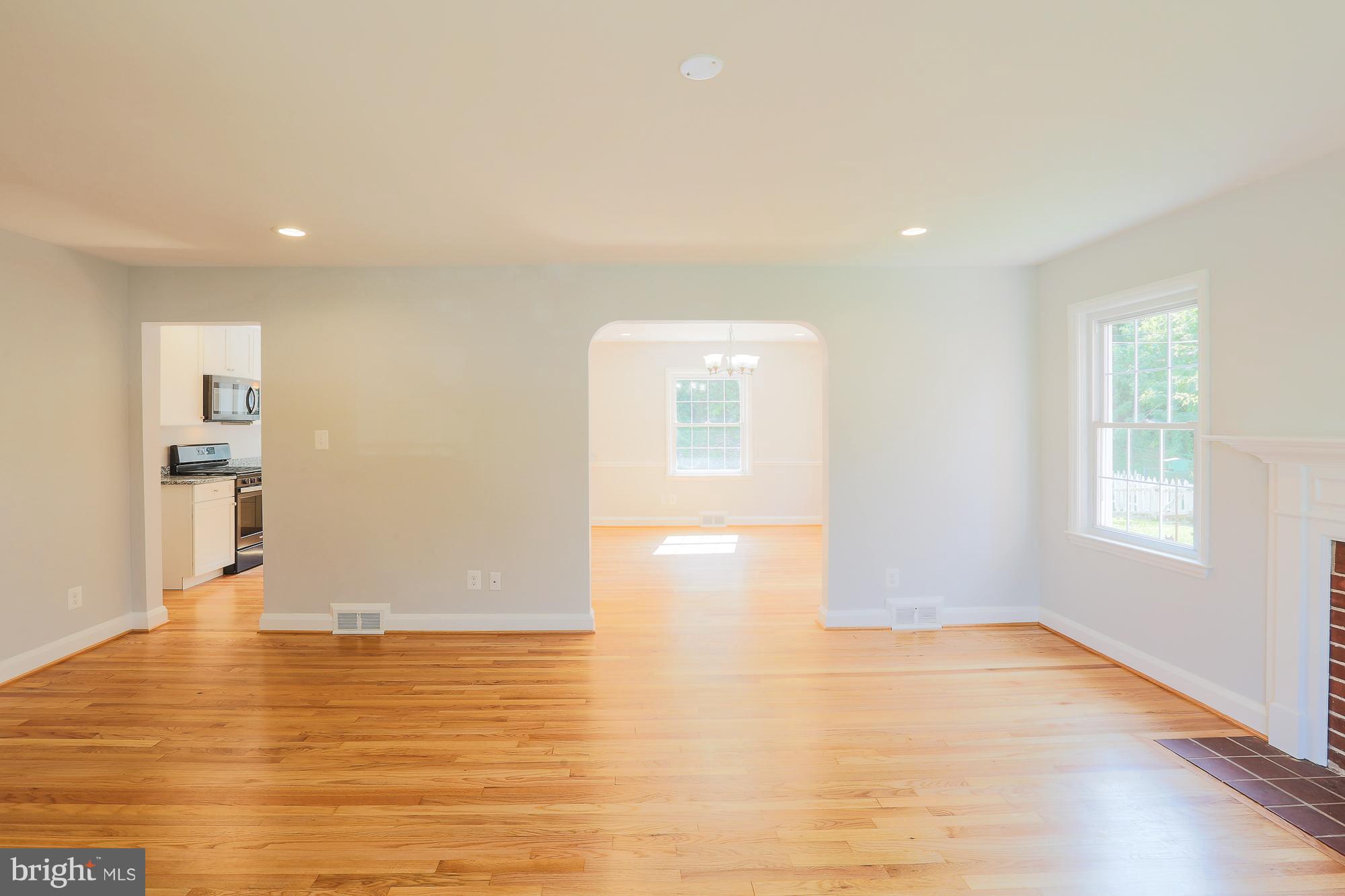 1866 Edgewood Road Towson, MD 21286 - Photo 3 of 30 Living Room