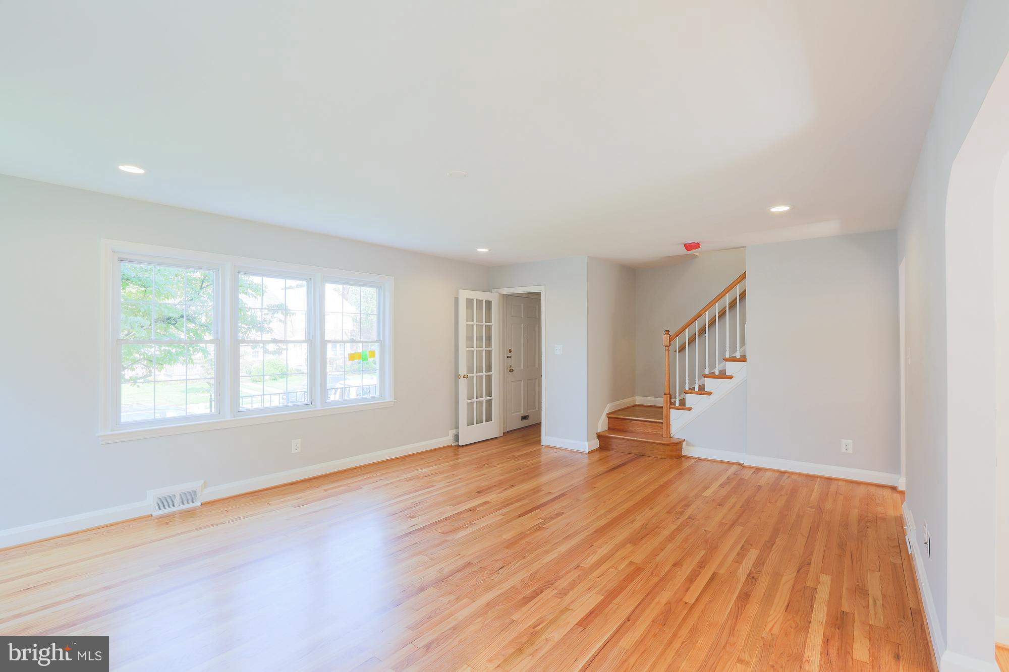 1866 Edgewood Road Towson, MD 21286 - Photo 4 of 30 Living Room