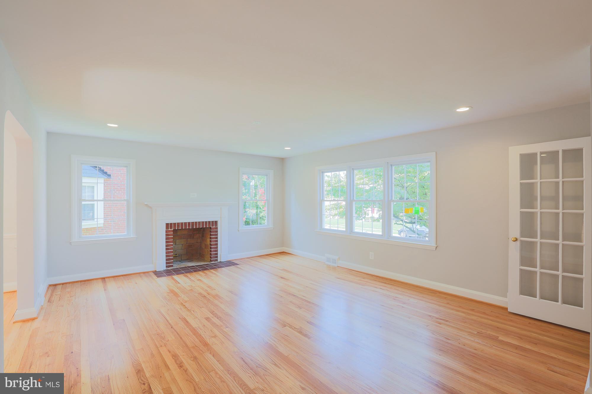 1866 Edgewood Road Towson, MD 21286 - Photo 5 of 30 Living Room