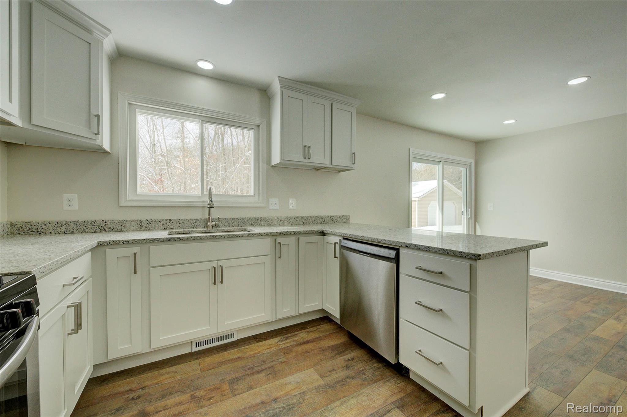 40054 Willis Road Belleville, MI 48111 - Photo 15 of 47 930A2916_7_8.jpg