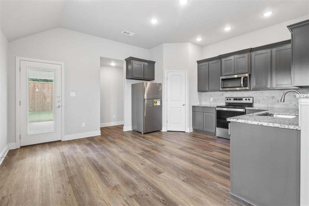 1601 Aleia Cove Sherman, TX 75092 - Photo 5 of 16