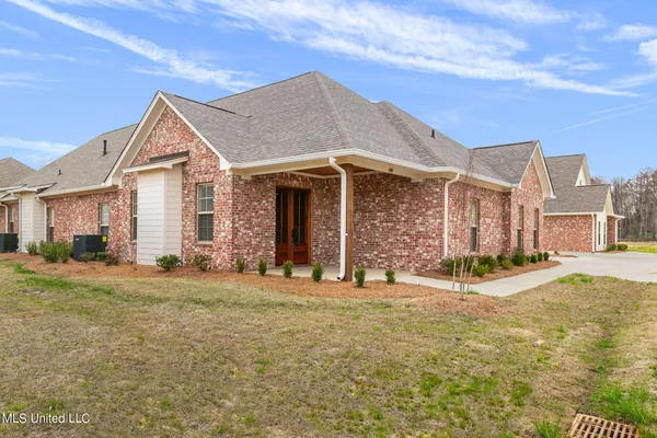 $392,000 | 340 Freedom Ring Drive, Brandon, MS 39047