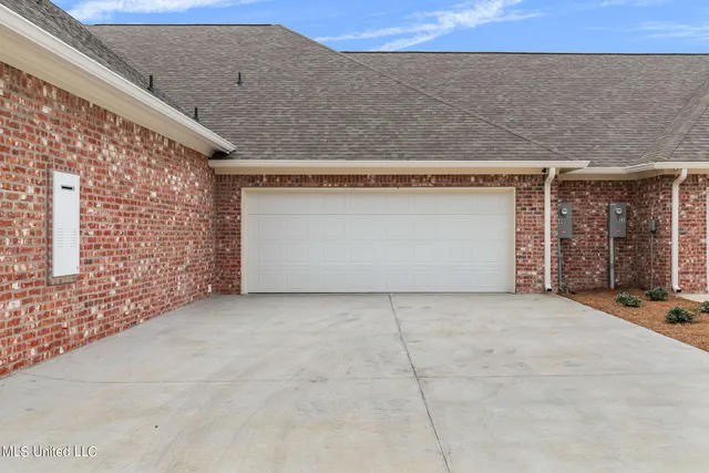 $392,000 | 340 Freedom Ring Drive, Brandon, MS 39047