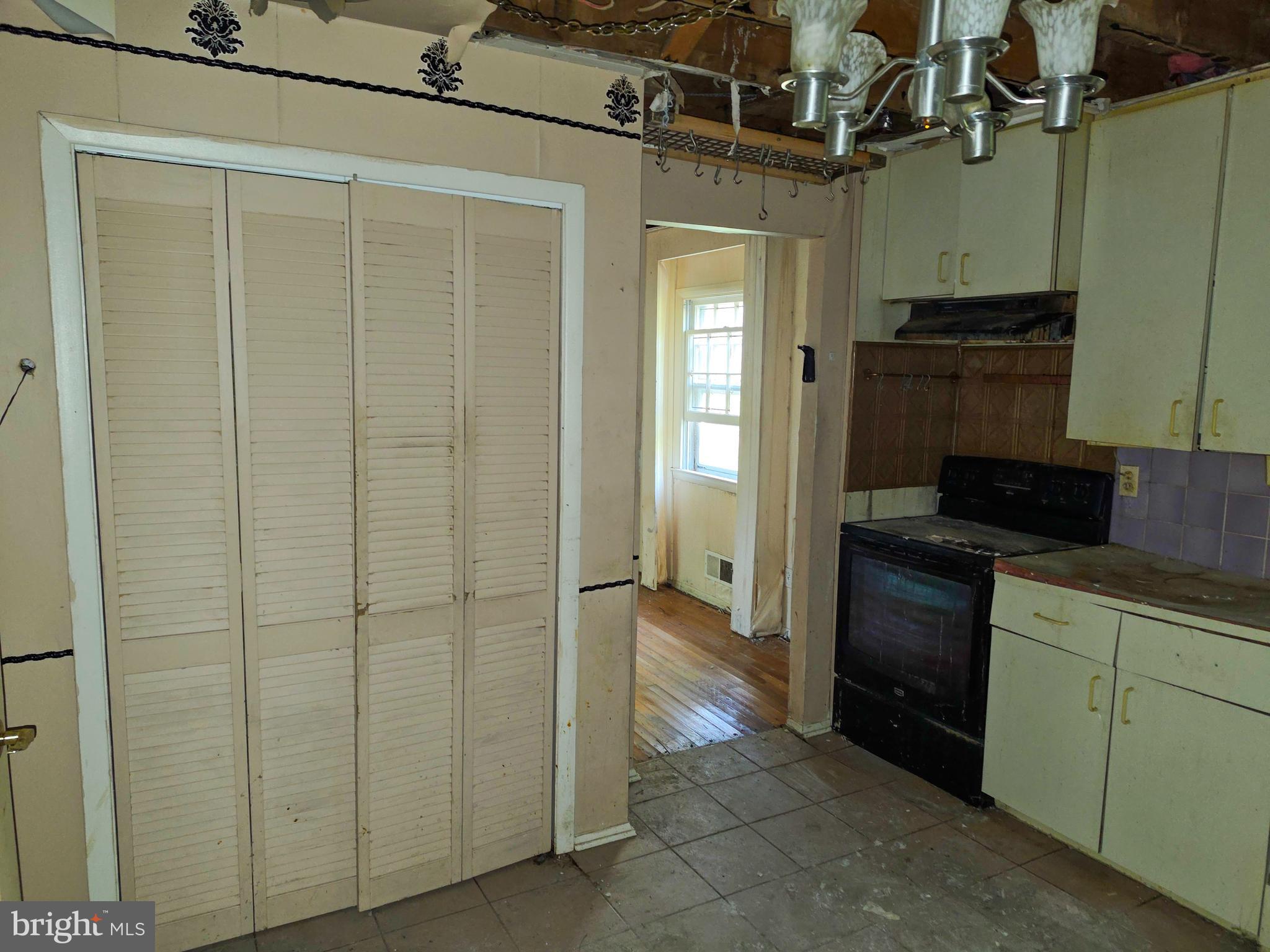 109 Cherry Valley Road Reisterstown, MD 21136 - Photo 19 of 23 storage and utility room