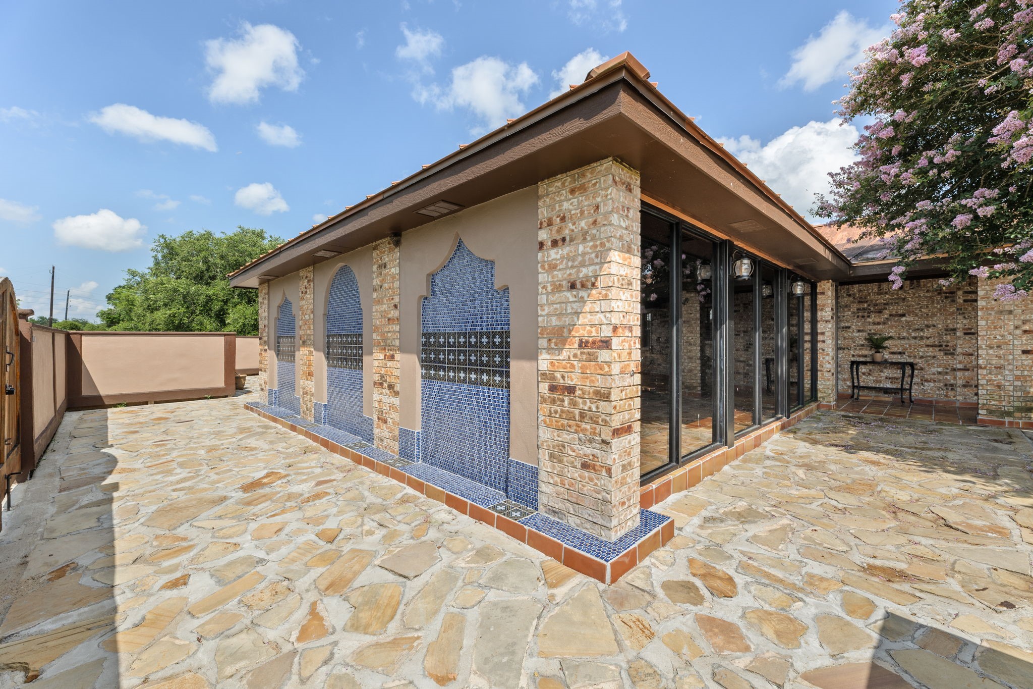 1226 County Road 45 Angleton, TX 77515 - Photo 17 of 30 a backyard of a house with lots of green space