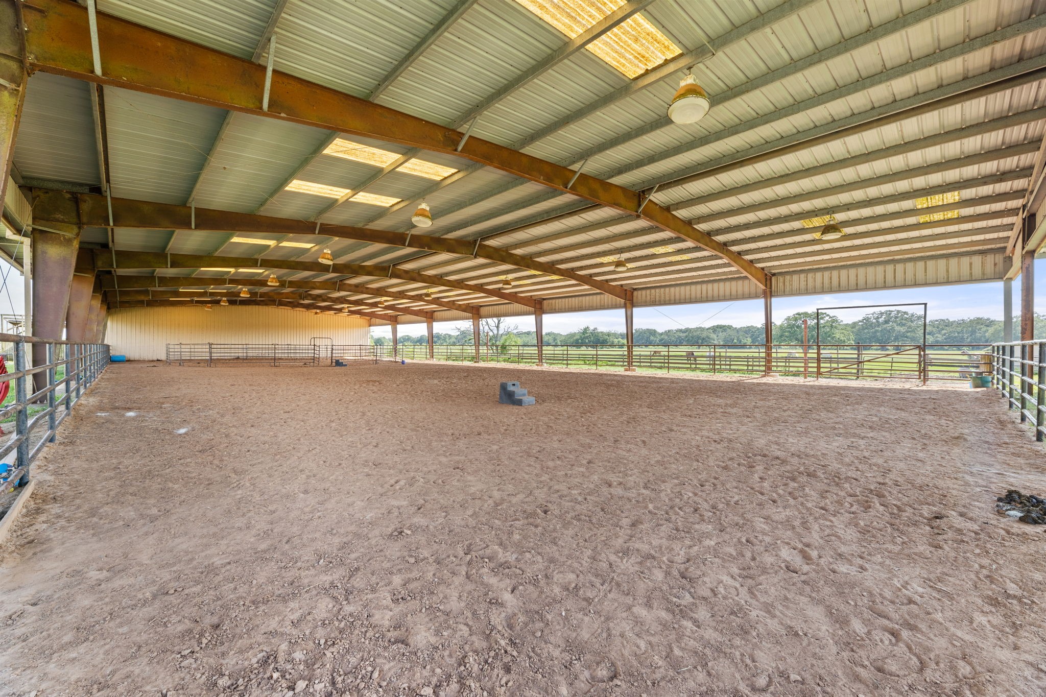 1226 County Road 45 Angleton, TX 77515 - Photo 4 of 30