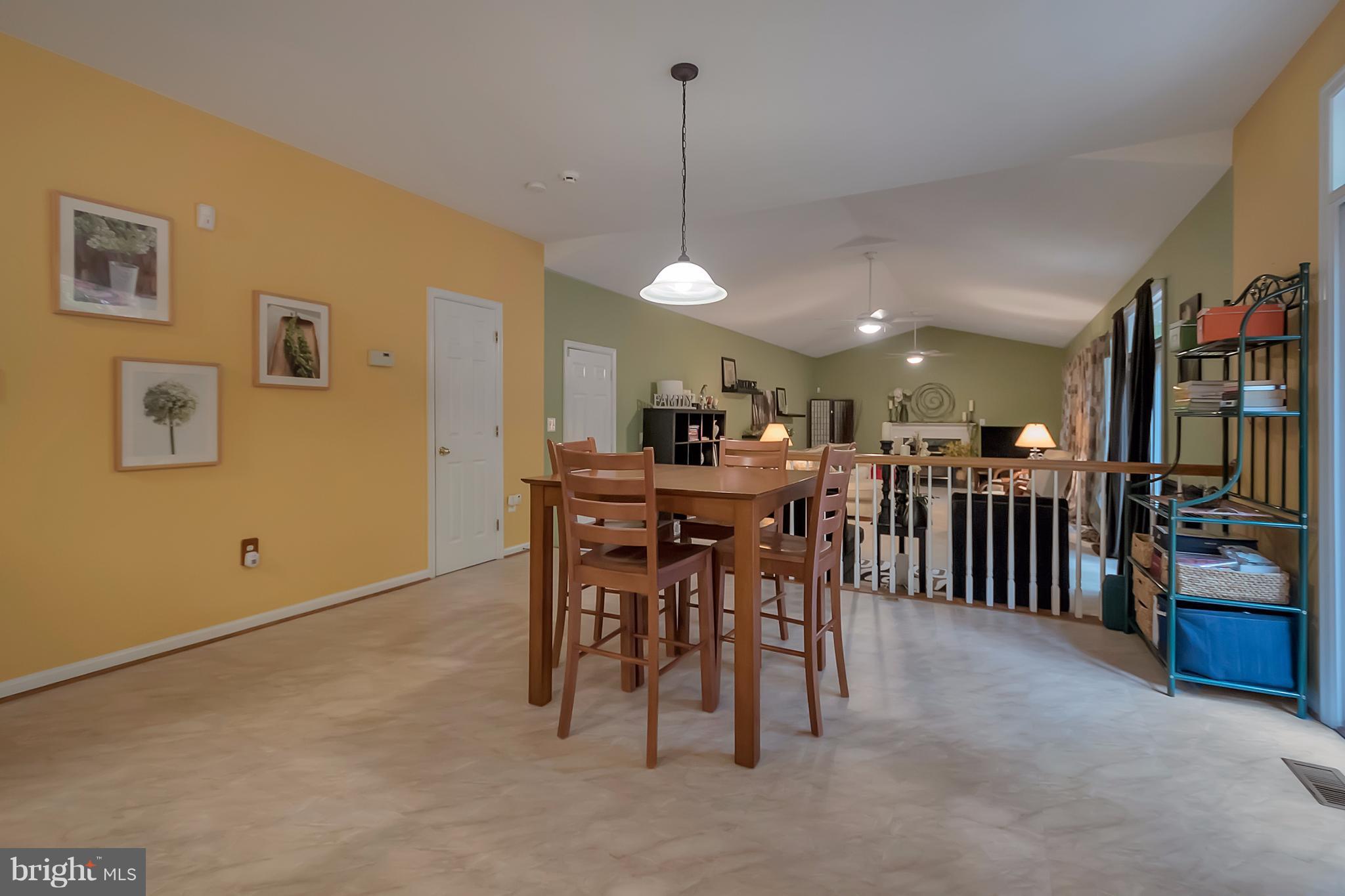 6646 Fox Den Road Manassas, VA 20112 - Photo 11 of 30 Eat-in-kitchen