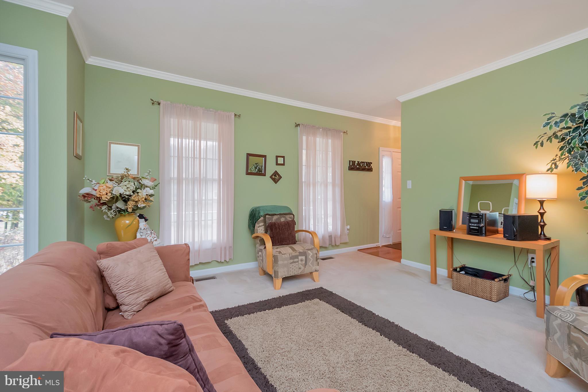 6646 Fox Den Road Manassas, VA 20112 - Photo 4 of 30 Living Room