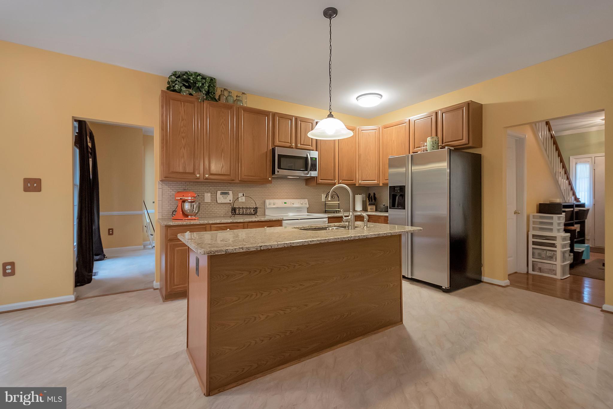 6646 Fox Den Road Manassas, VA 20112 - Photo 7 of 30 Kitchen