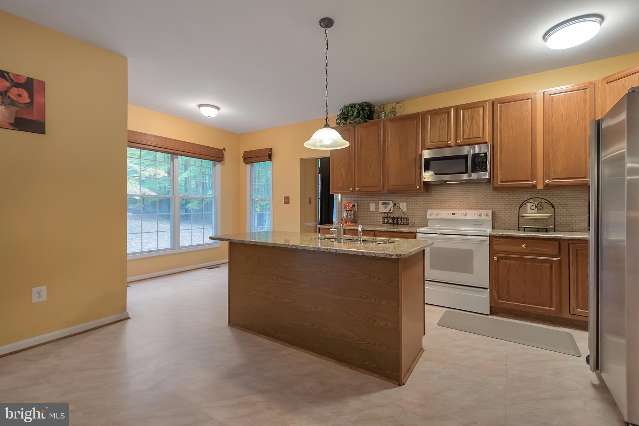 6646 Fox Den Road Manassas, VA 20112 - Photo 8 of 30 Kitchen